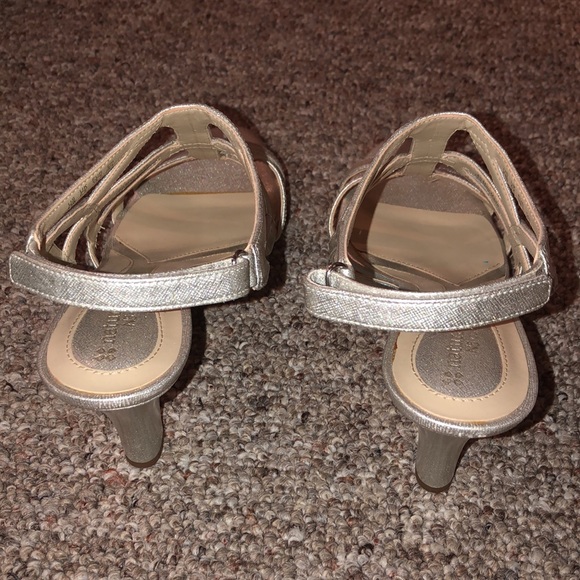 Naturalizer Wide Width Heel - Picture 2 of 7